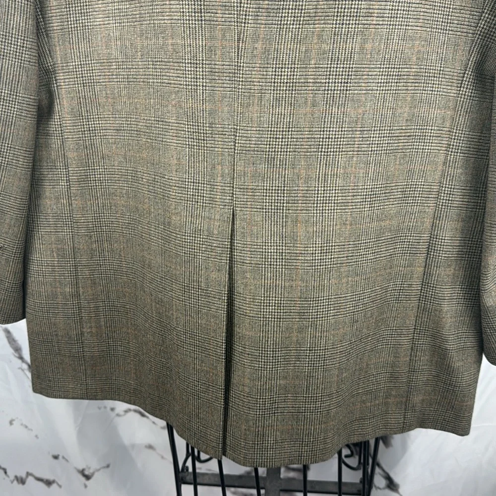 Brooks Brothers houndstooth plaid